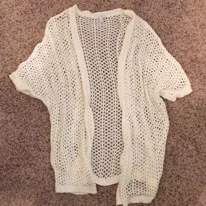 Short sleeve knit sweater